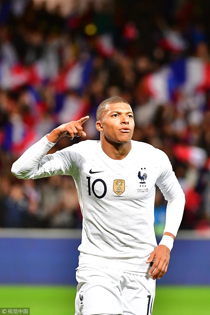 巴萨官方欢迎梅西回归诺坎普：里奥，我们随时欢迎你回家！（巴萨官宣欢迎梅西重返诺坎普：里奥，家门永远为你敞开）