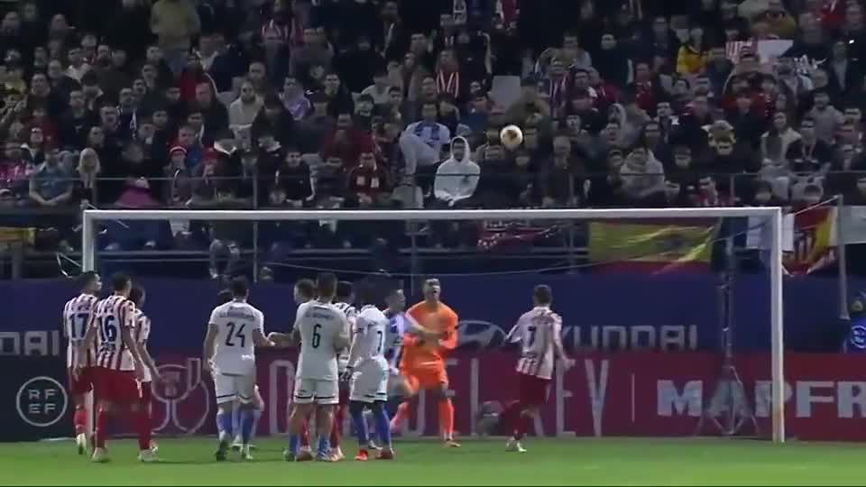 阿森纳达成双重转会协议，阿尔特塔阻止了5000万英镑球星的离队。（阿森纳已敲定两项转会，阿尔特塔叫停身价5000万英镑球星离队）