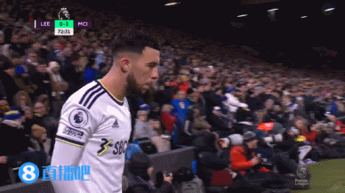 官方：米兰与18岁中场萨拉完成续约；据悉新合同到2030年（米兰官宣18岁中场萨拉完成续约，合约或至2030年）