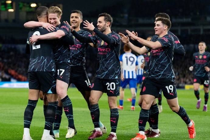 英国机构开狼队新帅赔率：罗杰斯居首，滕哈格紧随其后（英国机构公布狼队新帅赔率：罗杰斯领跑，滕哈格紧追其后）