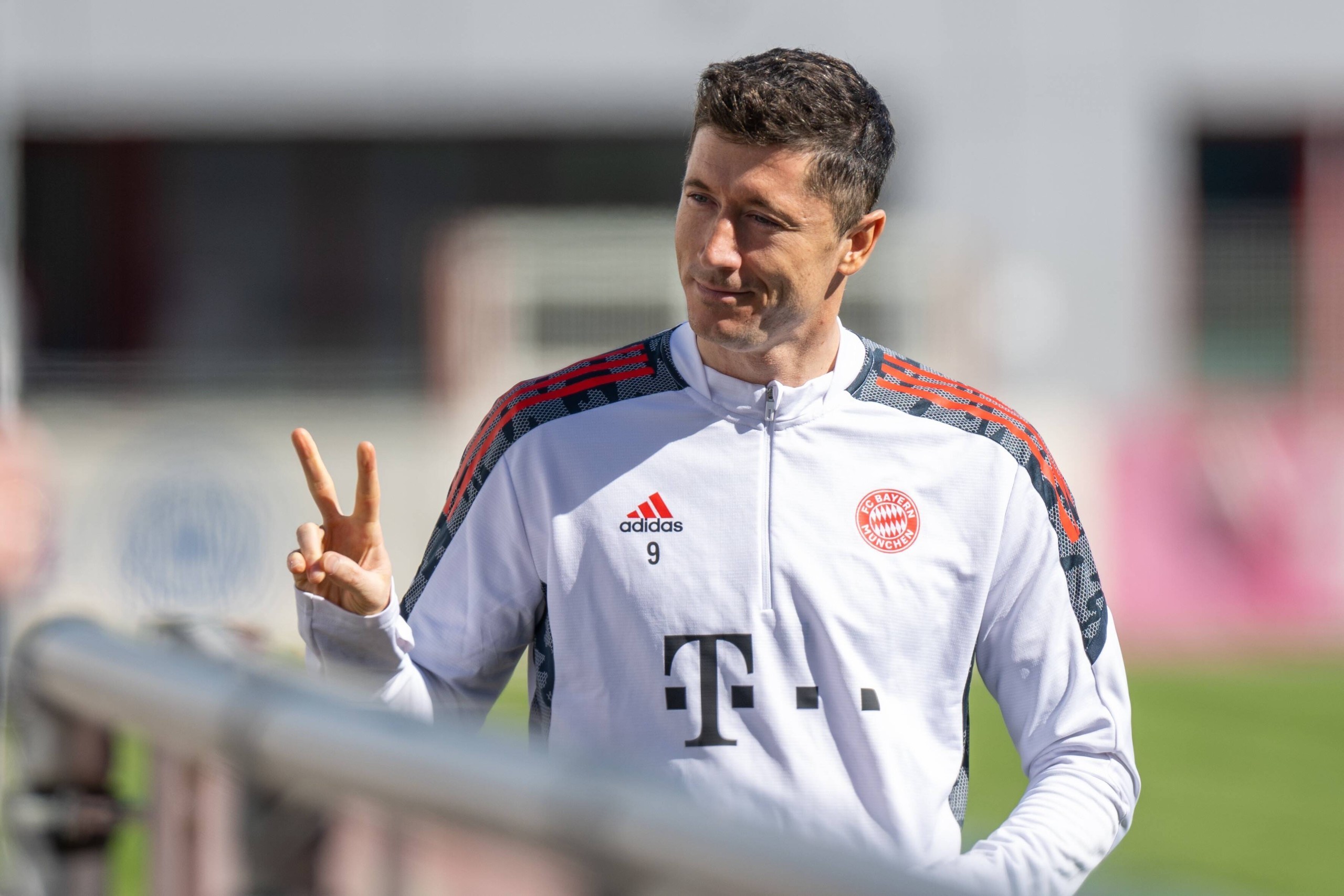 浦项铁人主帅：部分中后卫未能随队出征，其他球员可填补空缺（浦项铁人主帅：部分中卫缺席客场之旅，其余球员将顶上补缺）