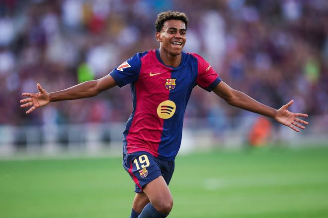 西班牙4-0客胜格鲁吉亚基本直通世界杯，奥亚萨瓦尔两射一传（奥亚萨瓦尔梅开二度+送助攻 西班牙客场4-0格鲁吉亚 基本锁定世界杯席位）