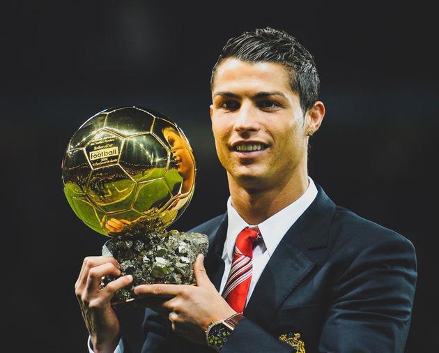 克罗地亚大名单：魔笛、格瓦领衔，科娃入选后又因伤退出（克罗地亚公布大名单：莫德里奇、格瓦迪奥尔领衔，科瓦契奇入围后因伤退队）