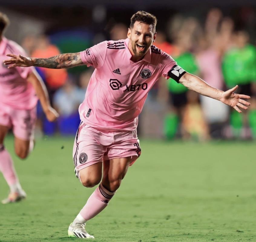 布冯：皮奥是今年意大利足球的亮点，他的特点有点像托尼（布冯称皮奥为今年意大利足坛亮点，风格略似托尼）