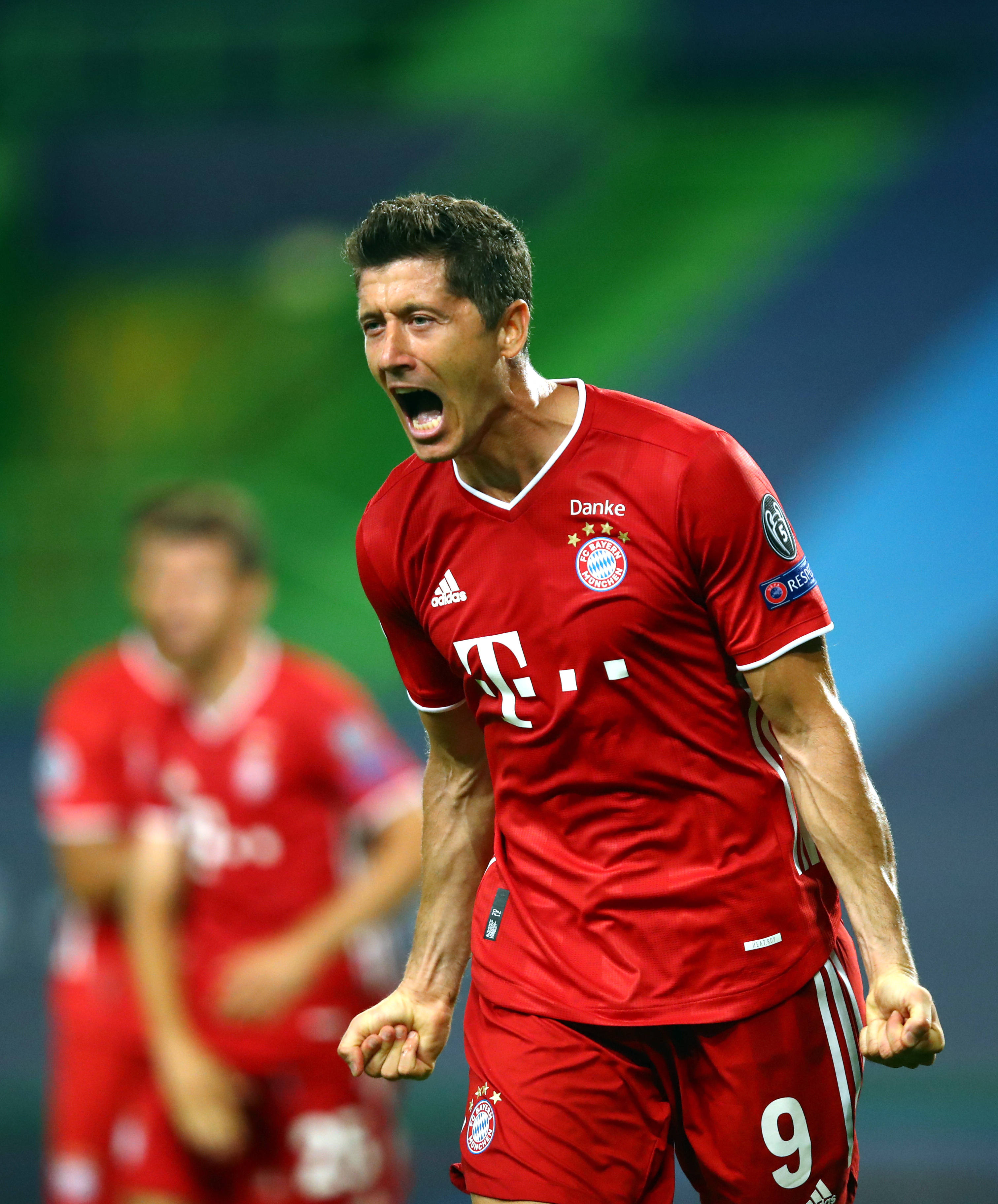 詹姆斯关键三分绝杀比赛（詹姆斯压哨三分终结比赛）