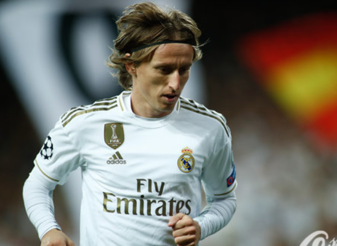 巴塞罗那理发师：欧洲杯期间，费尔明专门打电话让我给他理发（巴萨理发师称：欧洲杯期间，费尔明特意来电约我剪发）